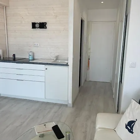 Face A L'ocean Apartment